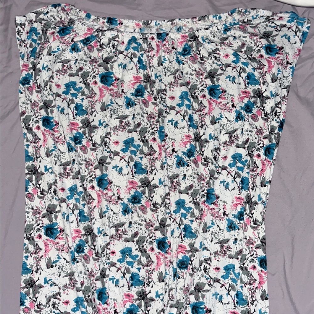 Super soft & stretchy maternity shirt
